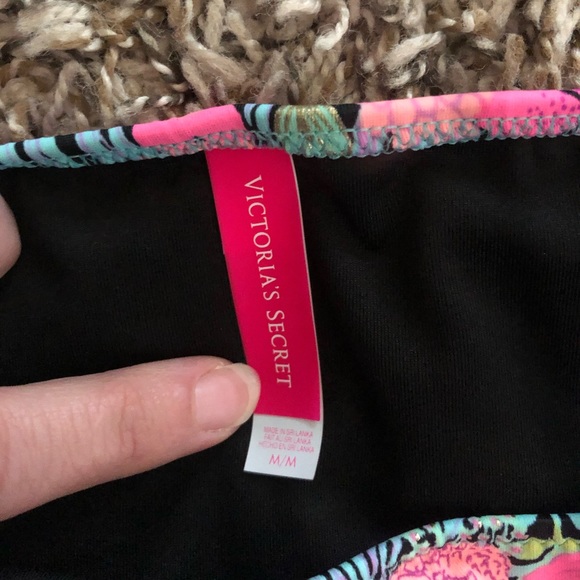 Victoria’s Secret Bikini - Picture 5 of 5